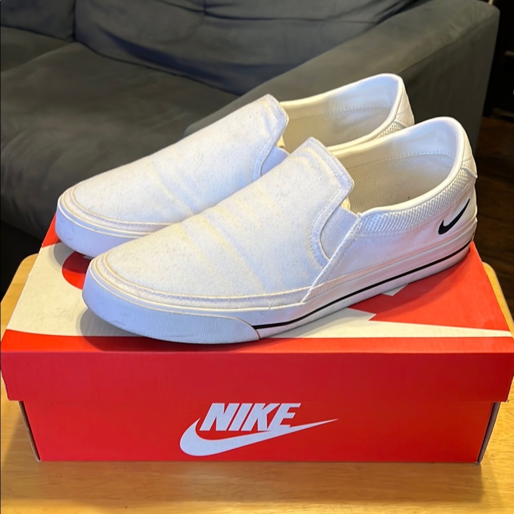 Nike Court Legacy Slip
